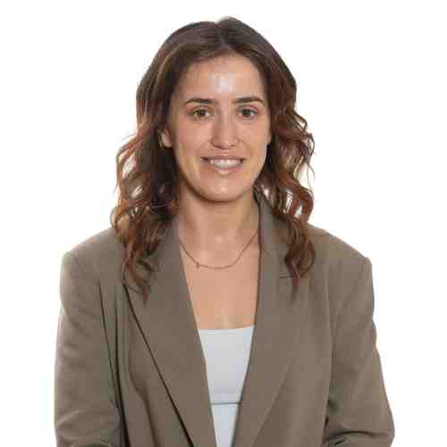 C&eacute;lia Oliveira 